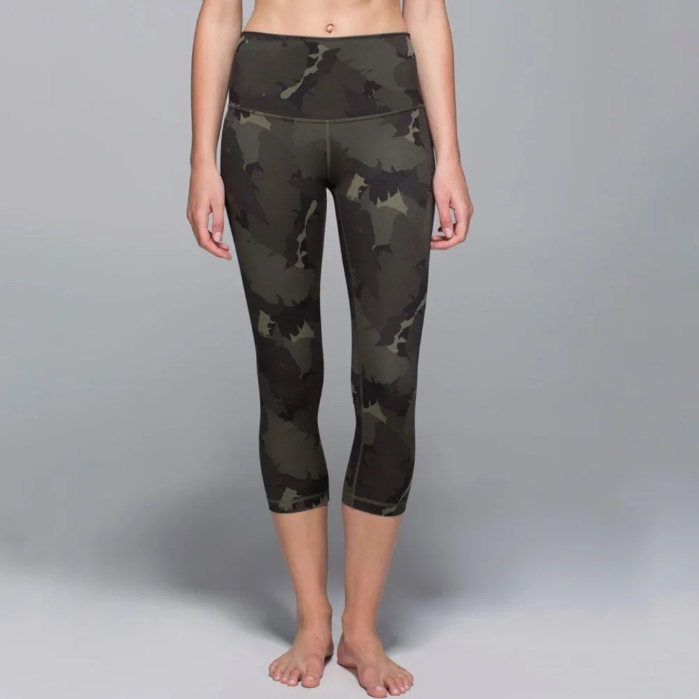 Lululemon green camo palm party high low roll waist wunder under crop leggings - Picture 7 of 12